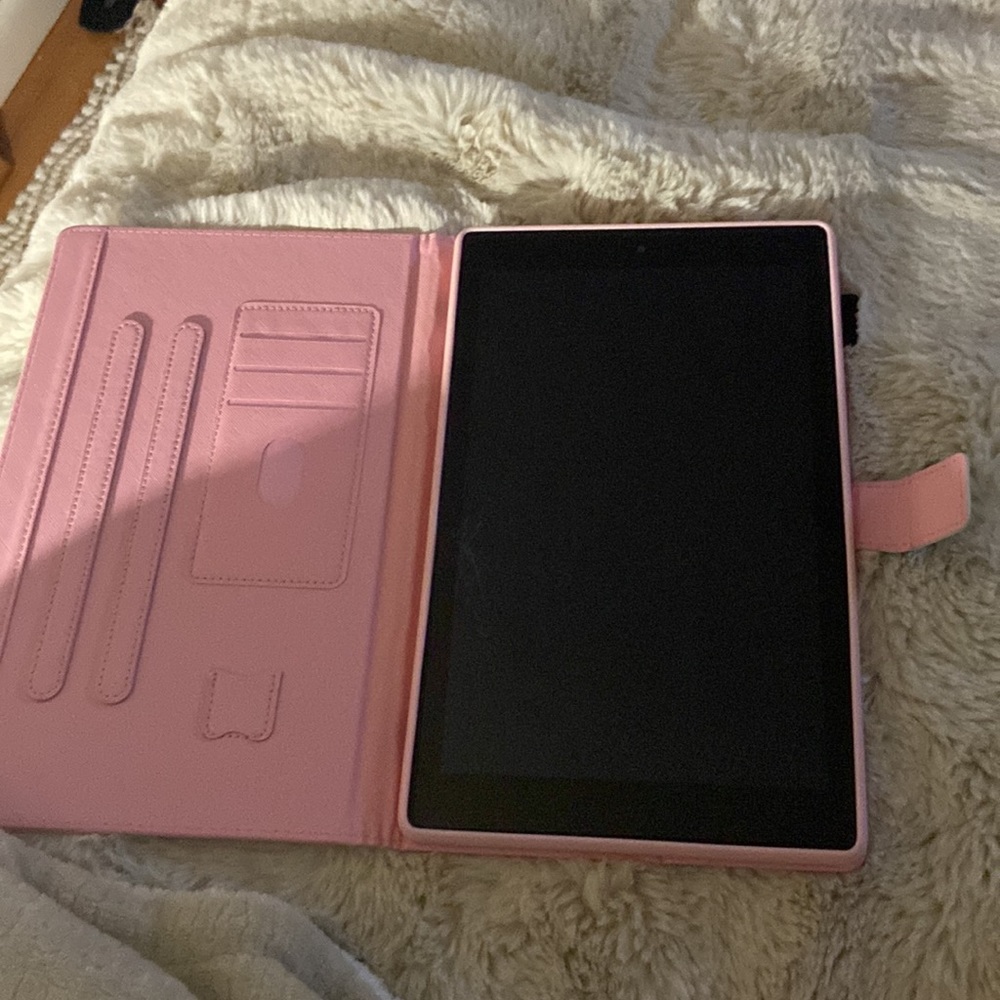 Amazon Tablet with Case - Picture 5 of 5